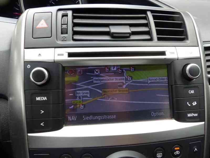 Toyota Verso 1.8i Aut. Comfort benzín 108kw - foto 6