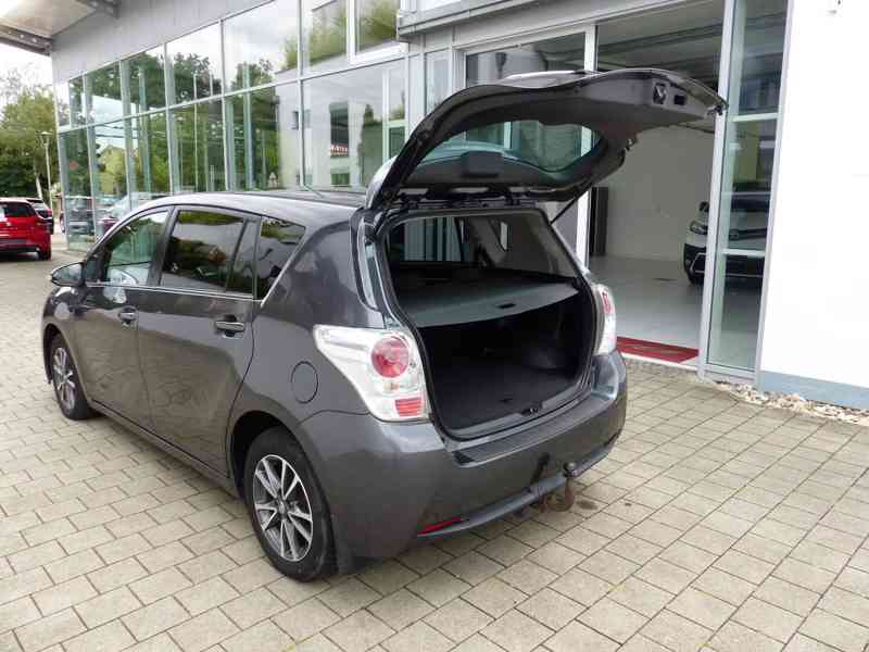 Toyota Verso 1.8i Aut. Comfort benzín 108kw - foto 2