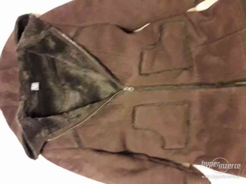 Prodej dílčího kabátu s kapuci - foto 4