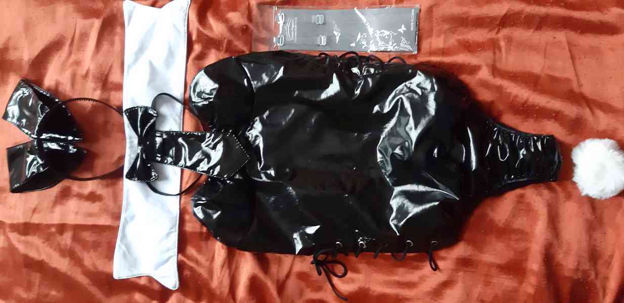 Lesklé erotické body - foto 2