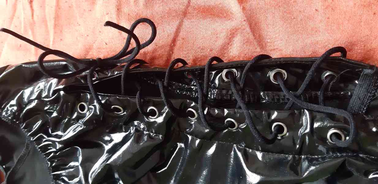 Lesklé erotické body - foto 5