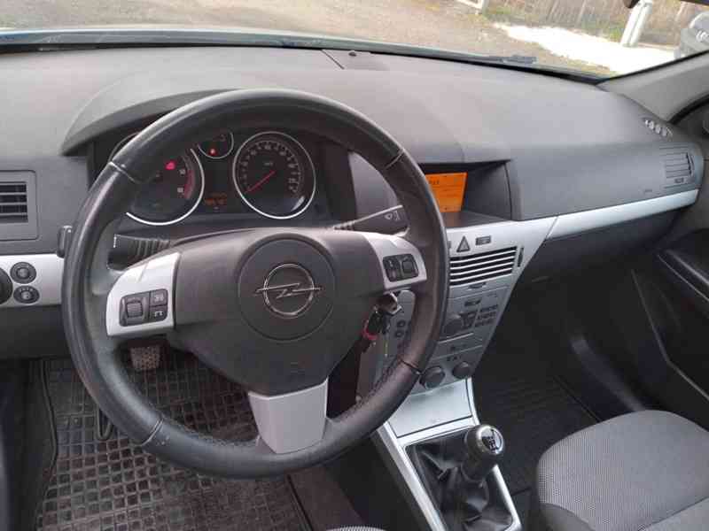 OPEL ASTRA CARAVAN 1.7 CDTI ČR,KLIMA,ŠPATNÁ SPOJKA - foto 22