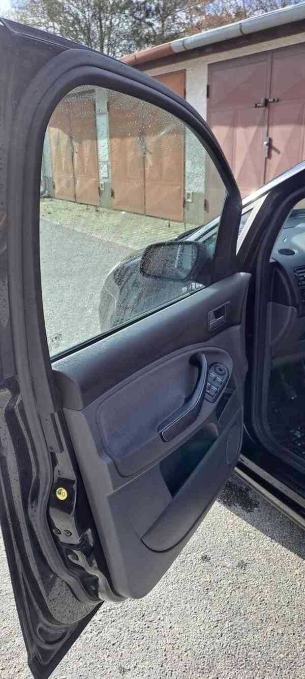 Ford C-MAX 1,6   Facelift - 2008 - TOP stav - foto 8