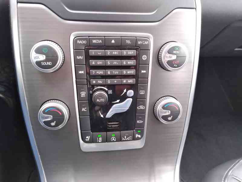 VOLVO V70 D3 DRIVE-E ECO 2.0D AT,NAVI,SERVISKA - foto 27