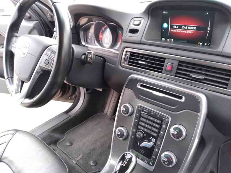 VOLVO V70 D3 DRIVE-E ECO 2.0D AT,NAVI,SERVISKA - foto 20
