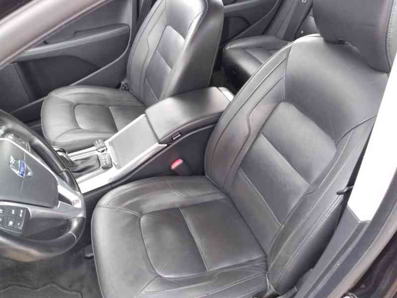 VOLVO V70 D3 DRIVE-E ECO 2.0D AT,NAVI,SERVISKA - foto 9