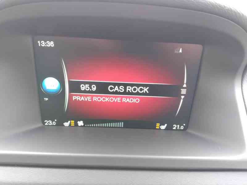 VOLVO V70 D3 DRIVE-E ECO 2.0D AT,NAVI,SERVISKA - foto 28