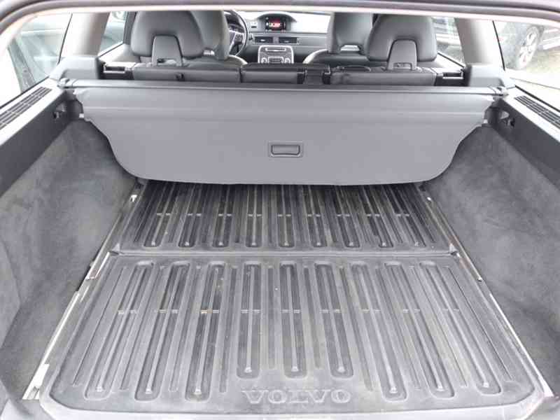 VOLVO V70 D3 DRIVE-E ECO 2.0D AT,NAVI,SERVISKA - foto 37