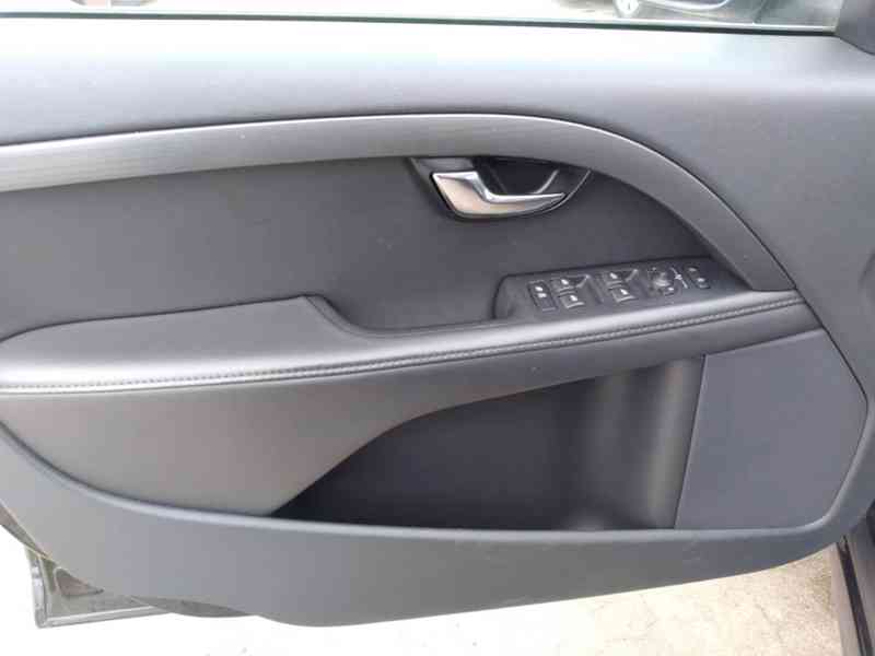 VOLVO V70 D3 DRIVE-E ECO 2.0D AT,NAVI,SERVISKA - foto 38