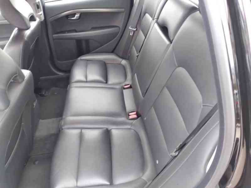 VOLVO V70 D3 DRIVE-E ECO 2.0D AT,NAVI,SERVISKA - foto 22