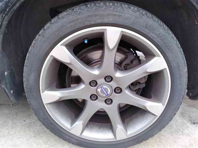 VOLVO V70 D3 DRIVE-E ECO 2.0D AT,NAVI,SERVISKA - foto 44