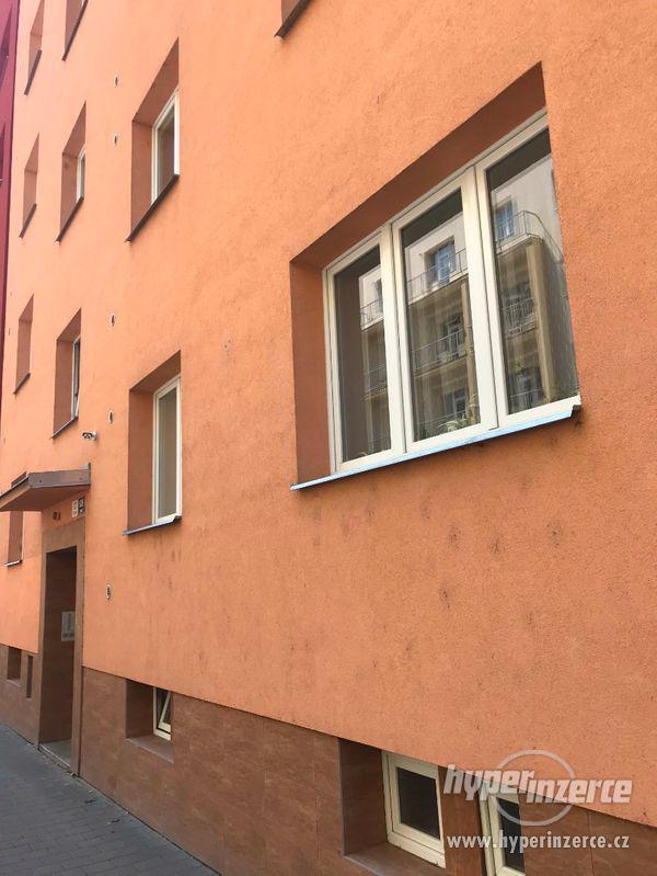 Byt 1+1 30m2 po rekonstrukci s luxusním nábytkem - foto 2
