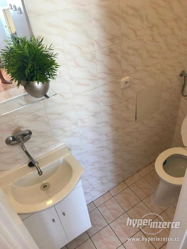 Byt 1+1 30m2 po rekonstrukci s luxusním nábytkem - foto 18