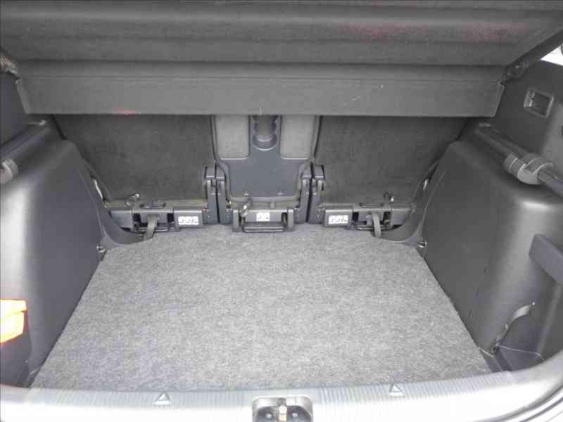 Škoda Yeti 2,0 TDI 4X4, KLIMA, 1.MAJITEL - foto 8