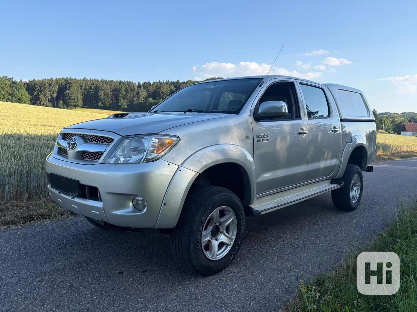 Toyota Hilux 3.0 D4D Sol 4x4 126kw - foto 1