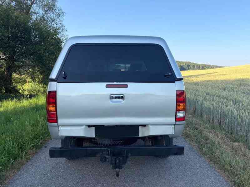 Toyota Hilux 3.0 D4D Sol 4x4 126kw - foto 13