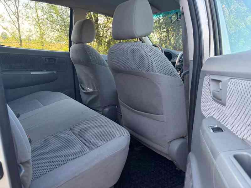 Toyota Hilux 3.0 D4D Sol 4x4 126kw - foto 20