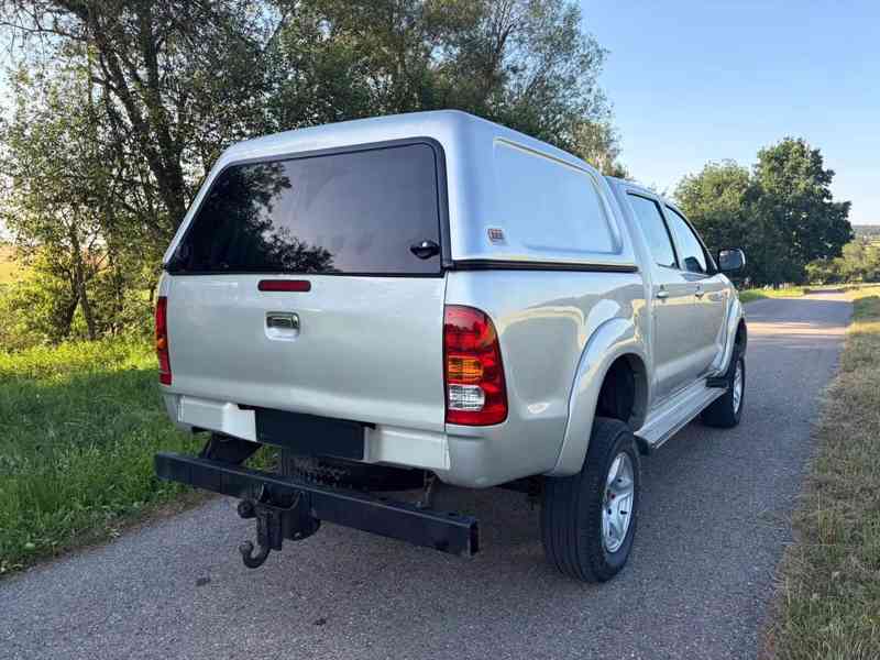 Toyota Hilux 3.0 D4D Sol 4x4 126kw - foto 16