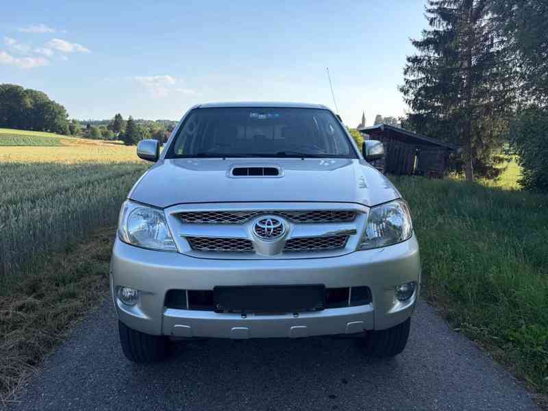 Toyota Hilux 3.0 D4D Sol 4x4 126kw - foto 19