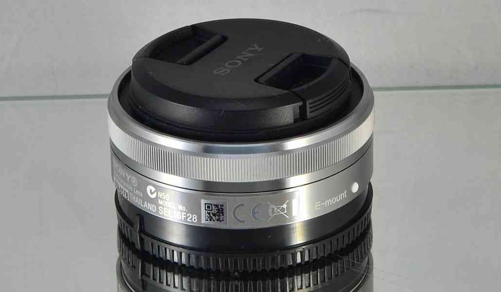 Sony E 16mm f/2,8 **APS-C širokoúhlý *E mount*UV - foto 6