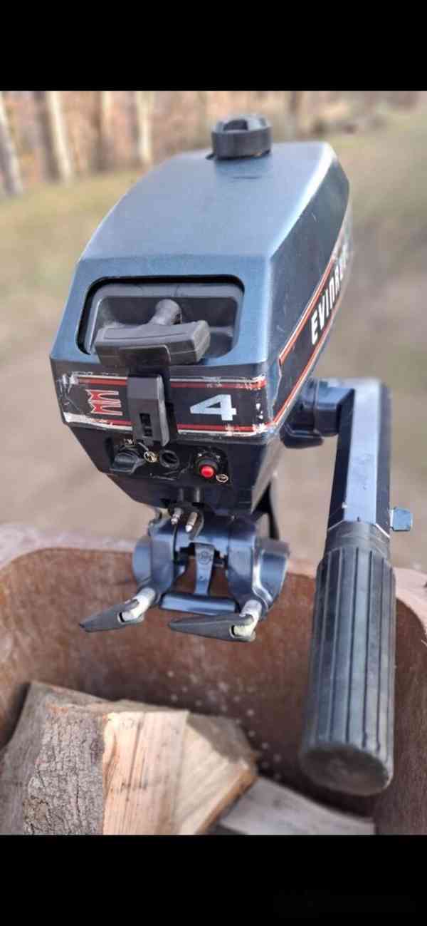Evinrude 4 HP, 15 kg, krátká noha ve výborném stavu - foto 2