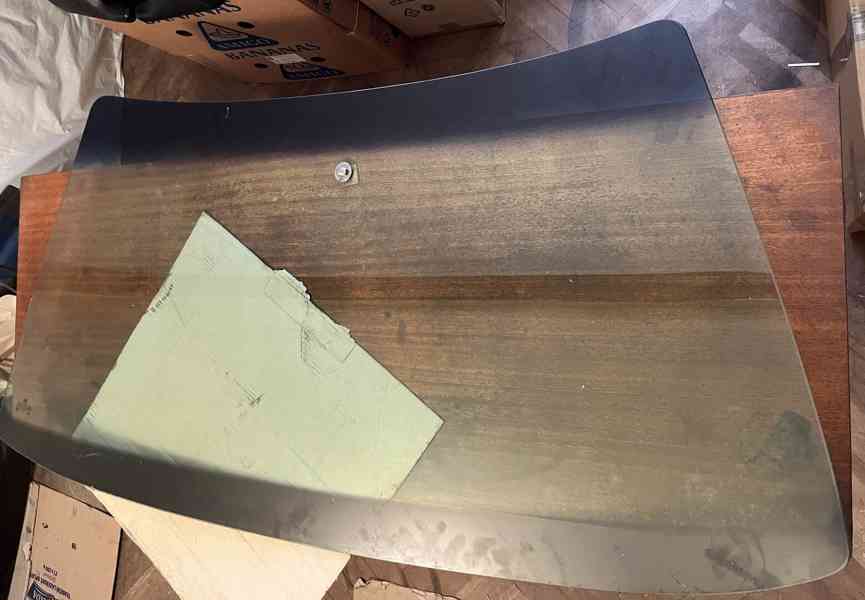 Nové přední sklo Škoda FELICIA zelené s pruhem - foto 4