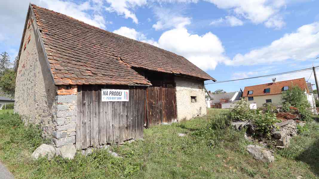 Prodej stodoly se stavebním pozemkem v Mlázovech  - foto 2