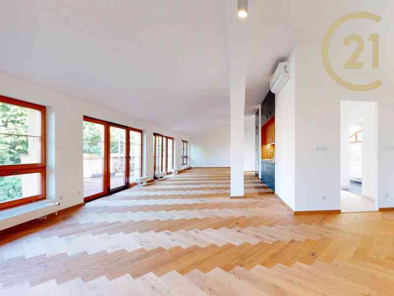 Luxusní mezonetový byt 5+kk, 171 m2, s terasou, střešní lávkou a vlastní garáží - Praha, Nové Město - foto 5