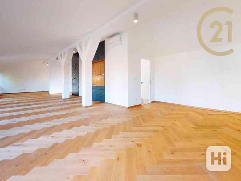 Luxusní mezonetový byt 5+kk, 171 m2, s terasou, střešní lávkou a vlastní garáží - Praha, Nové Město - foto 6