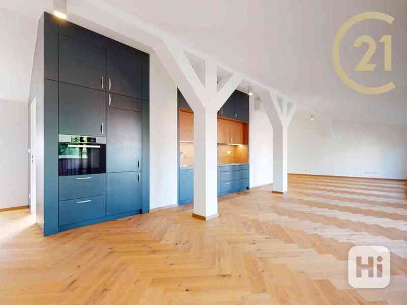Luxusní mezonetový byt 5+kk, 171 m2, s terasou, střešní lávkou a vlastní garáží - Praha, Nové Město - foto 10