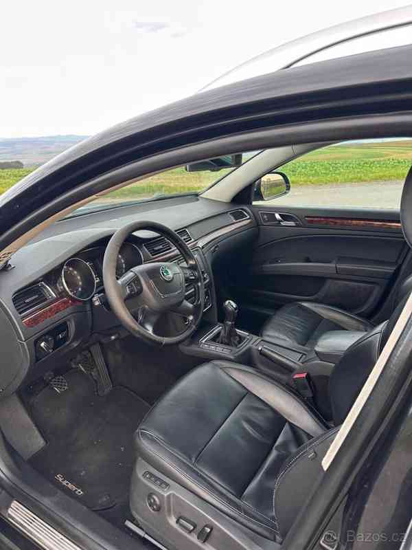 Škoda Superb 2,0   TDi, 103 kw,combi r.v.2010 - foto 9