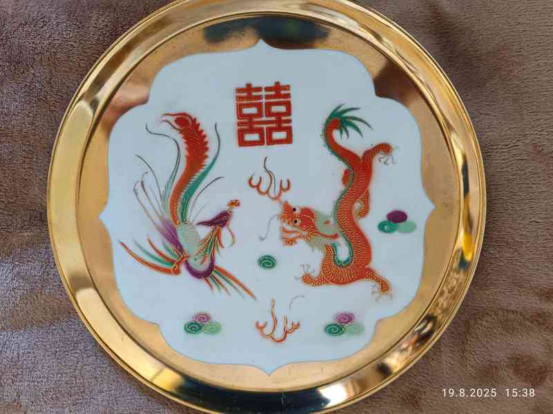 Prodám Porcelán.čaj.set s čínskými motivy a zlatými detaily - foto 5