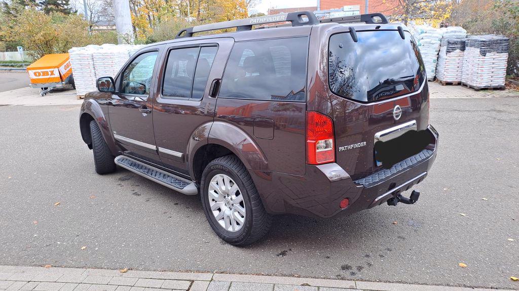 Nissan Pathfinder 3.0 V6 dCi LE 4x4 Aut. 170kw - foto 7