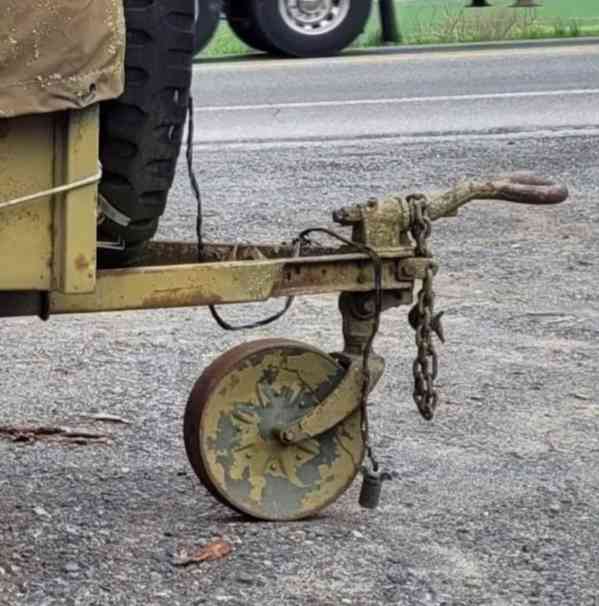 Koupím opěrné kolo k přívěsu Ben Hur G-518 - foto 3