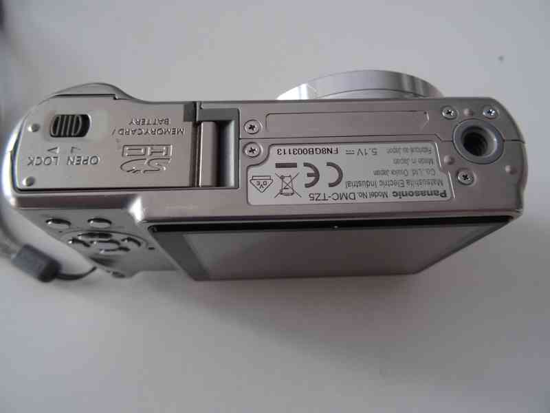 Digitální fotoaparát Panasonic LUMIX DMC-TZ5 - foto 3