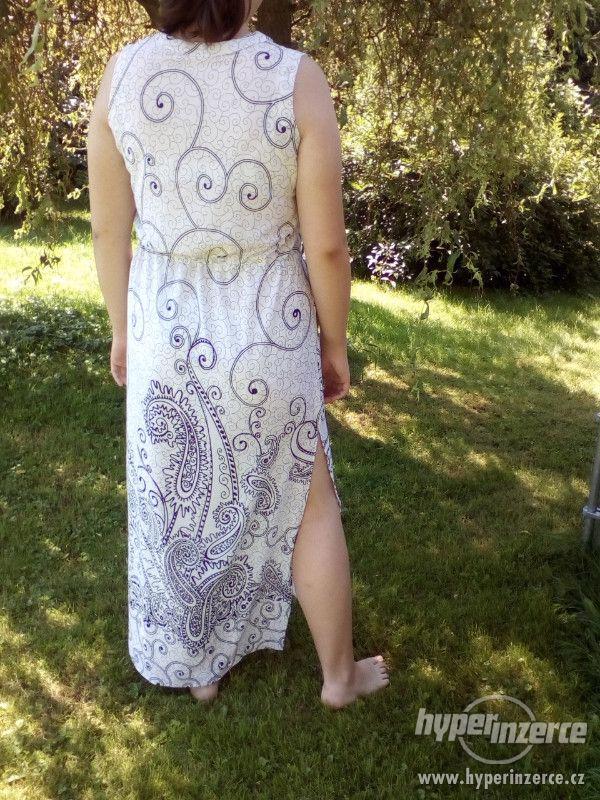 Nové hedvábné bíločerné šaty - foto 3