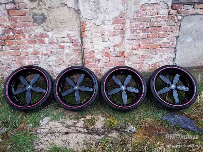 Exkluzivní WOLF Racing 20" 9Jx20H2 ET40+letní 235/30/20