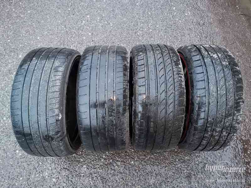 Exkluzivní WOLF Racing 20" 9Jx20H2 ET40+letní 235/30/20 - foto 6