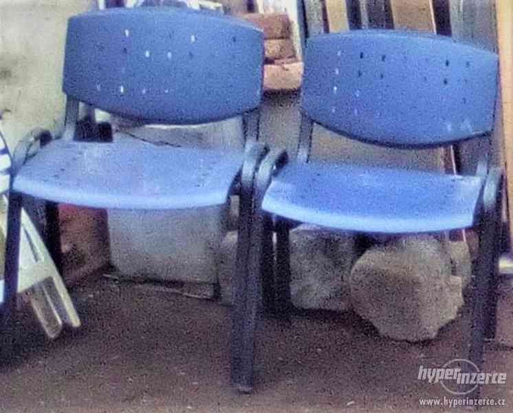 2ks Židle,rám kov, sedák/opěrák plast,  SLEVA v TEXTU - foto 1