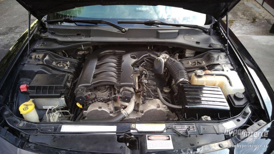 Dodge Charger SXT 3.5 V6 186kW 22" - foto 8