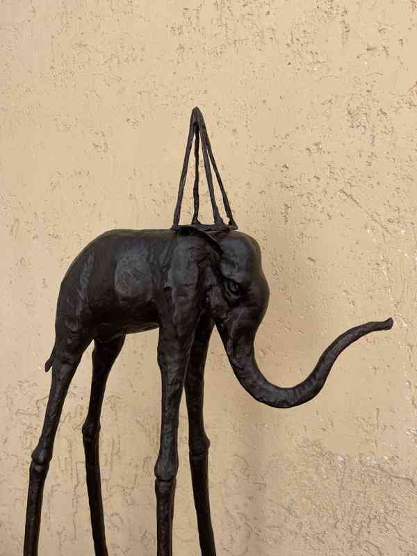 Kosmický slon-bronz socha 167cm  - foto 2
