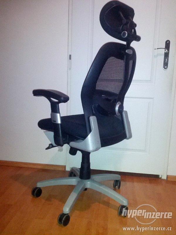Pohodlná ergonomická židle - foto 3