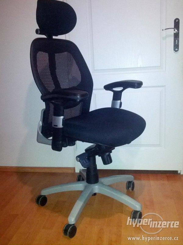 Pohodlná ergonomická židle - foto 4