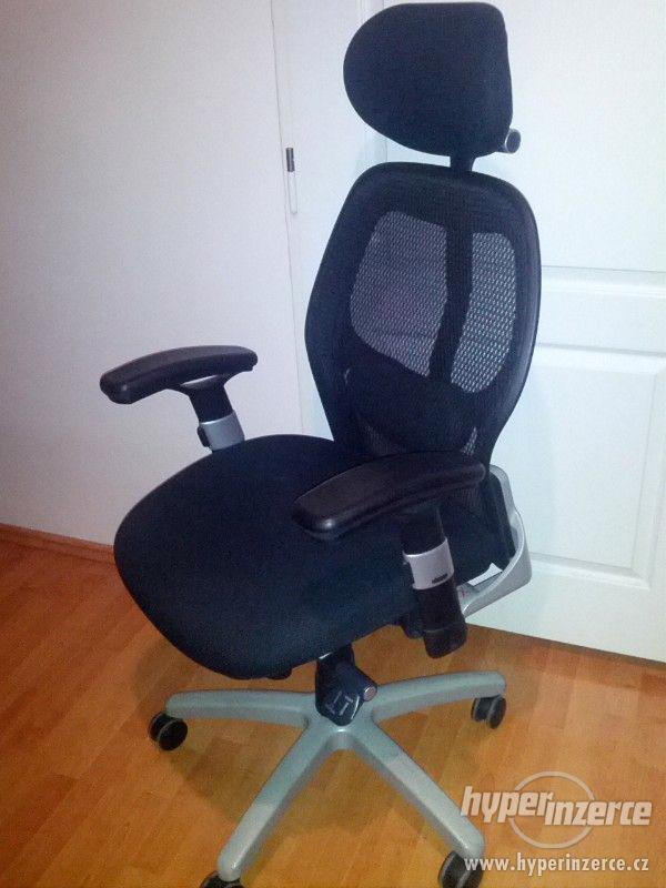 Pohodlná ergonomická židle - foto 7