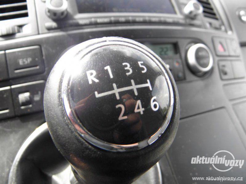 Volkswagen Multivan 2.5, nafta, r.v. 2006, navigace - foto 10
