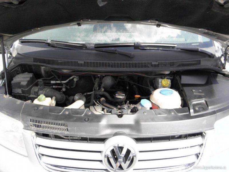 Volkswagen Multivan 2.5, nafta, r.v. 2006, navigace - foto 17