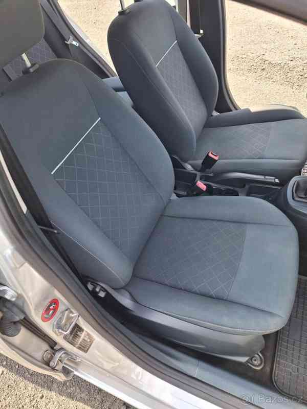 Ford Fiesta 1,2 1242 cm, 60 kw, 2012 benzín - foto 10
