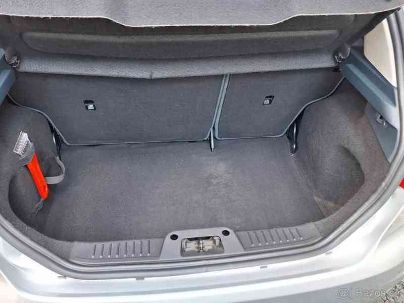 Ford Fiesta 1,2 1242 cm, 60 kw, 2012 benzín - foto 4