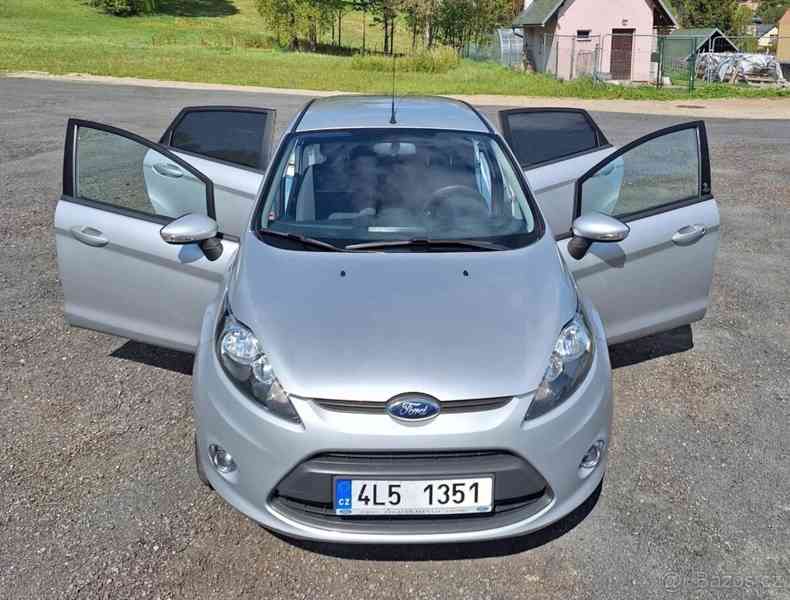 Ford Fiesta 1,2 1242 cm, 60 kw, 2012 benzín - foto 15