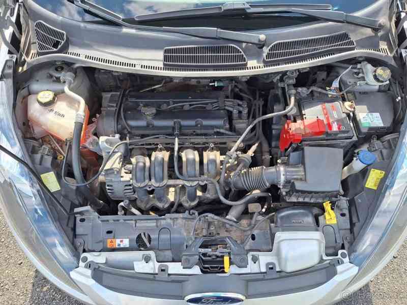 Ford Fiesta 1,2 1242 cm, 60 kw, 2012 benzín - foto 9